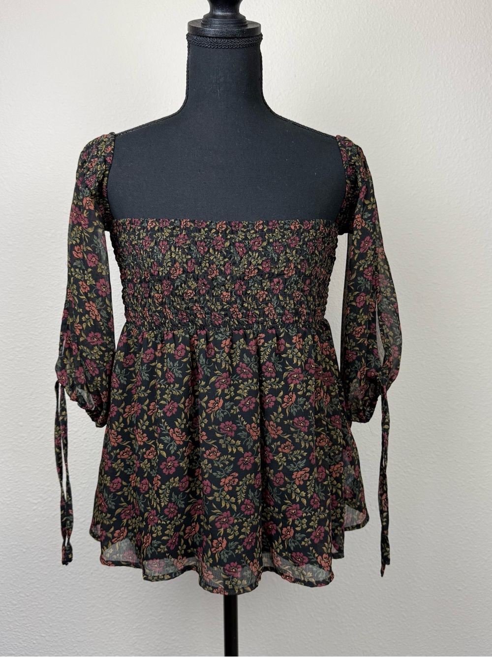 American Eagle Medium Boho Floral Smocked Slip-Sleeve Top Festival Whimsygoth